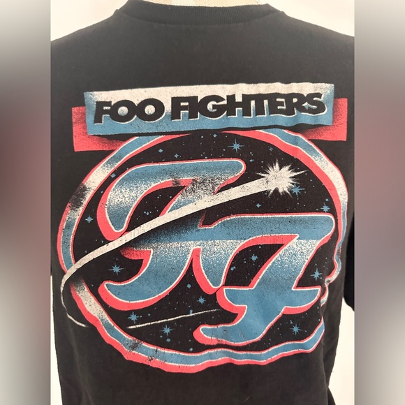 Foo Fighters graphic T shirt - Picture 3 of 3